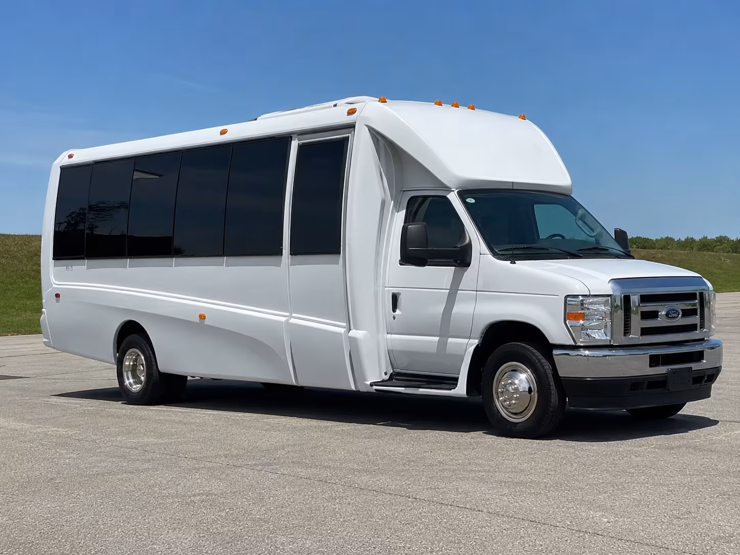 Paramount Homecoming & Prom Party Bus Rentals